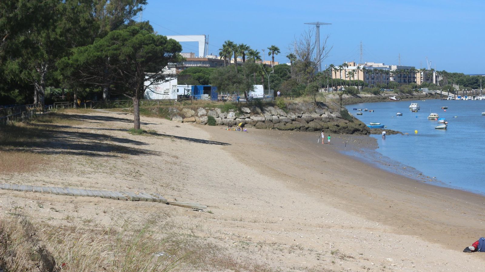 Barriara junto al Río San Pedro