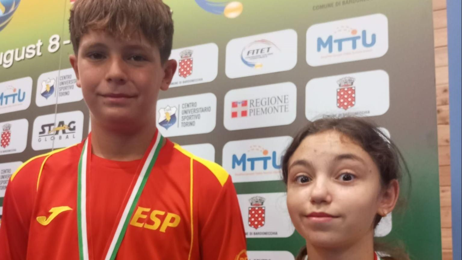 Jvir Galán y Nour Slamti, con sus medallas de plata logradas en la Mediterranean Cup.