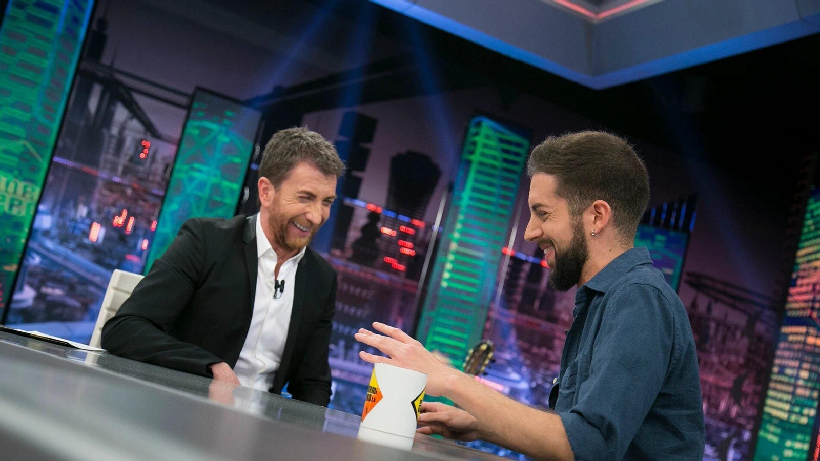 Pablo Motos y David Broncano, en una entrevista en el plató de ‘El Hormiguero’.