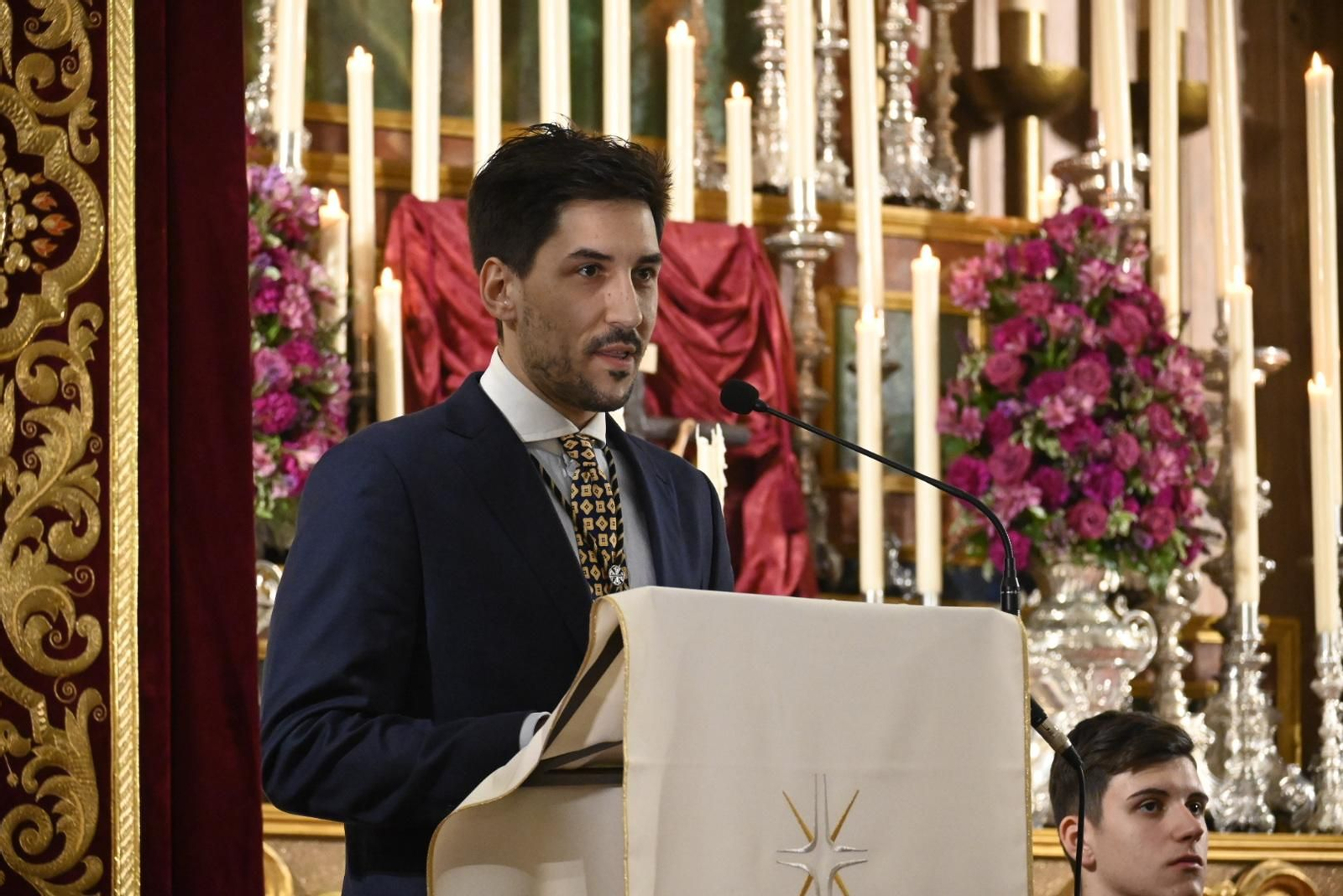 Presentación del nuevo techo de palio para la Hermandad de la Cena