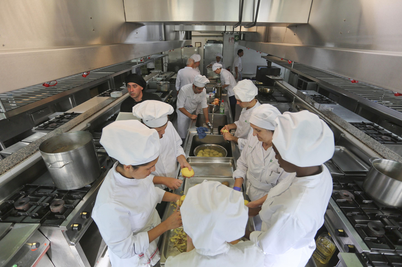 Fotos de alumnos en el restaurante de La Cónsula