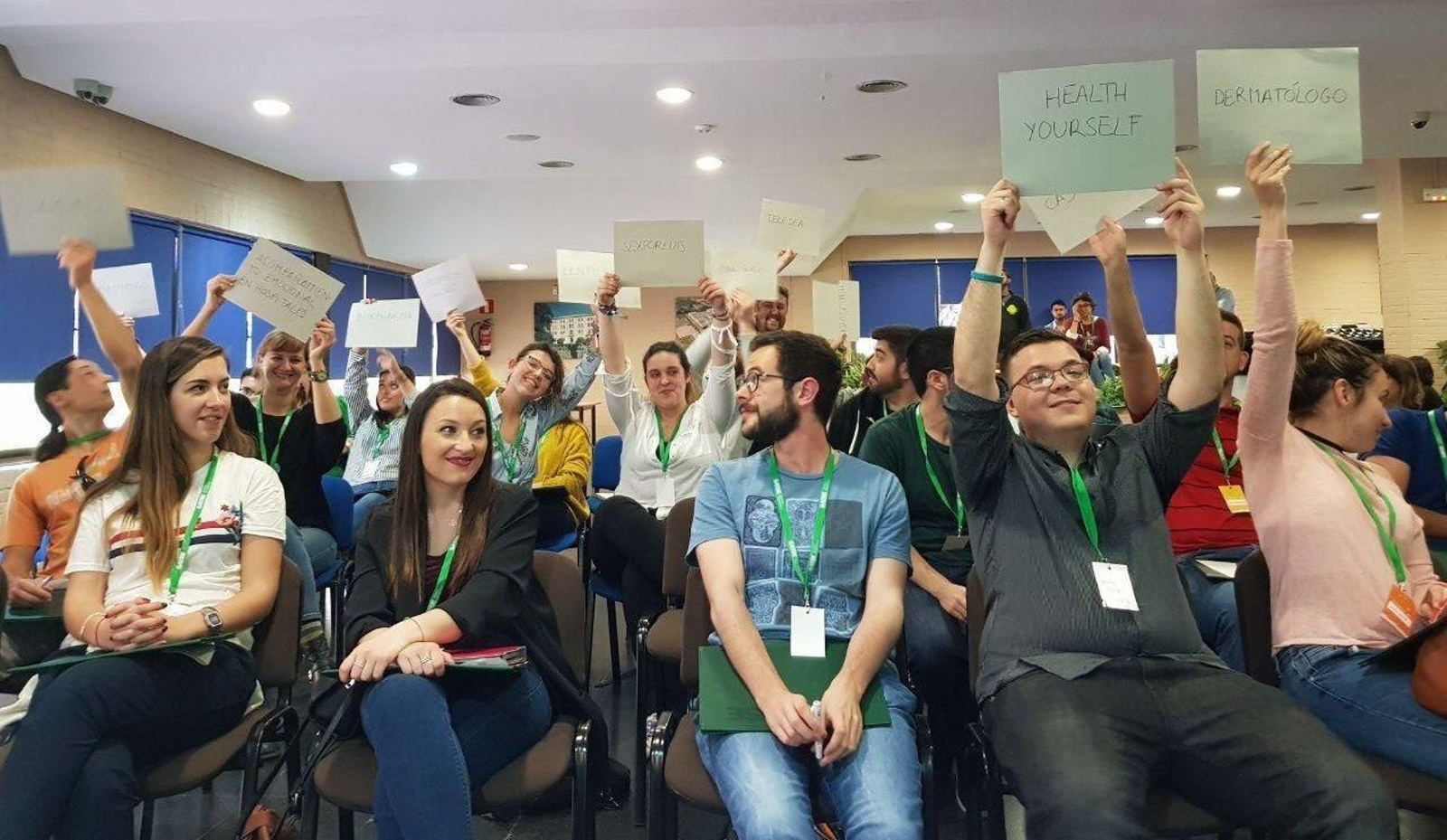 Un momento del encuentro que tuvo lugar ayer en los colegios mayores.