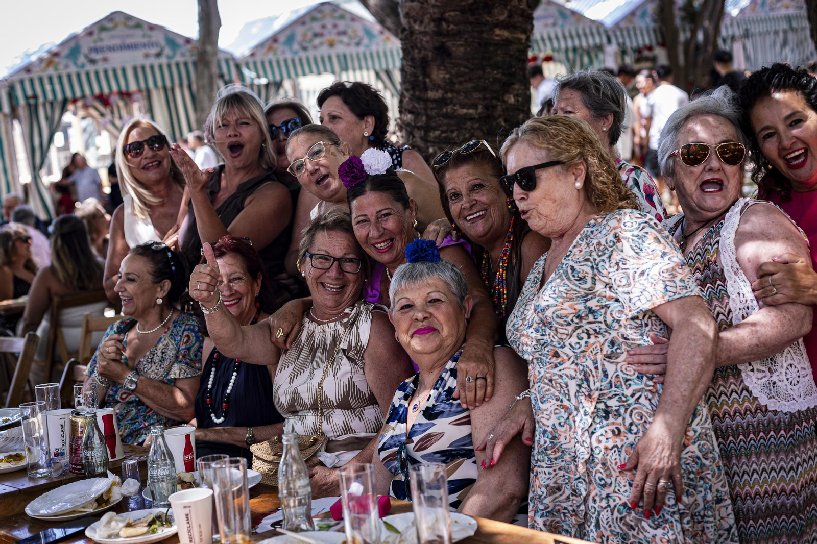 Búscate en las imágenes del Día de la Mujer de la Feria del Carmen y de la Sal de San Fernando
