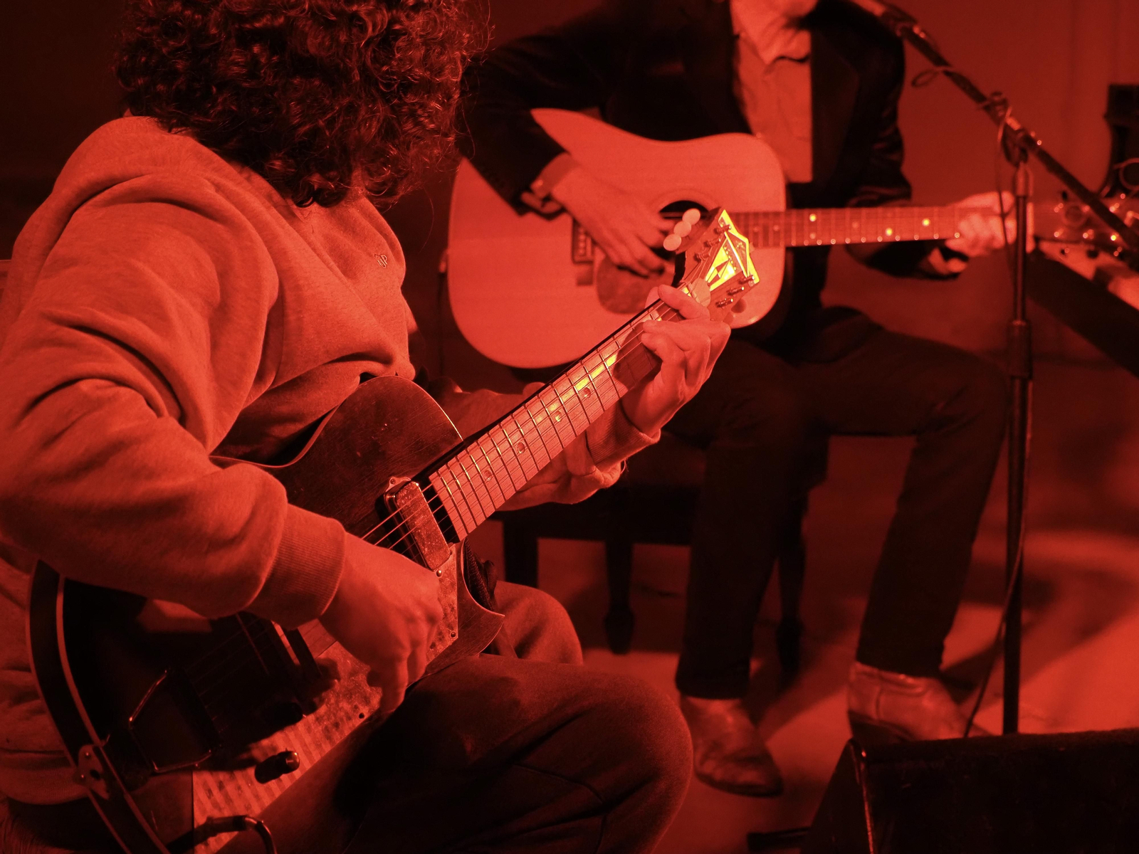 Las fotografías del concierto de Howe Gelb en la Iglesia de la Magdalena de Córdoba