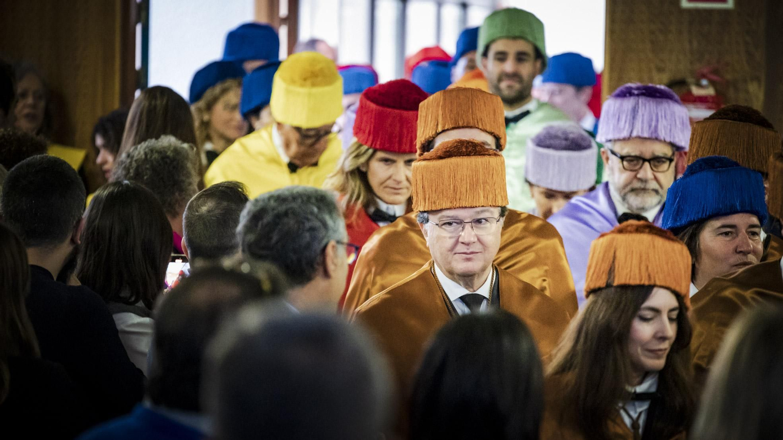 Las mejores imágenes del acto de investidura de doctorados por la UCA