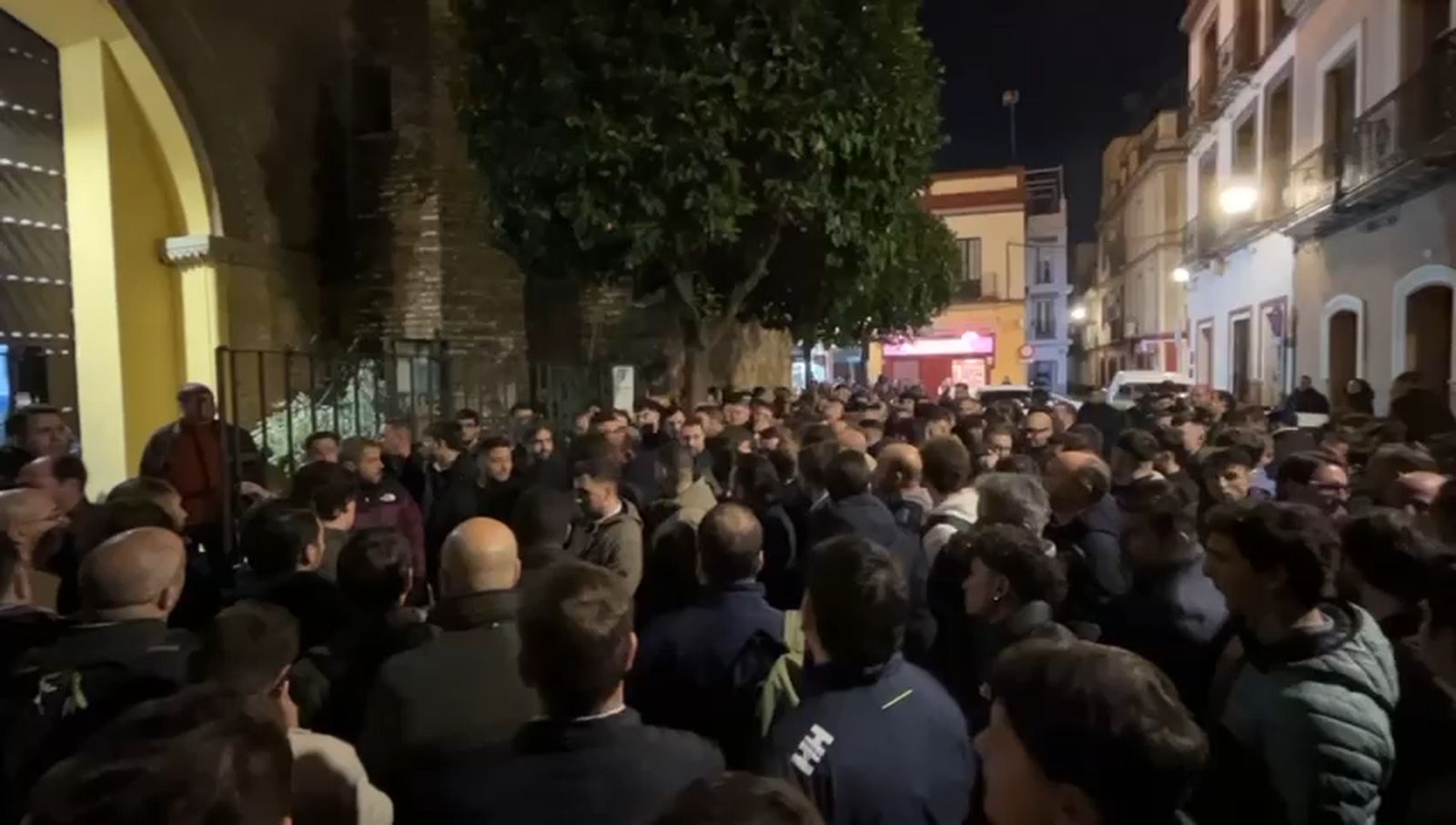 Más de 700 costaleros para una igualá histórica en La Macarena