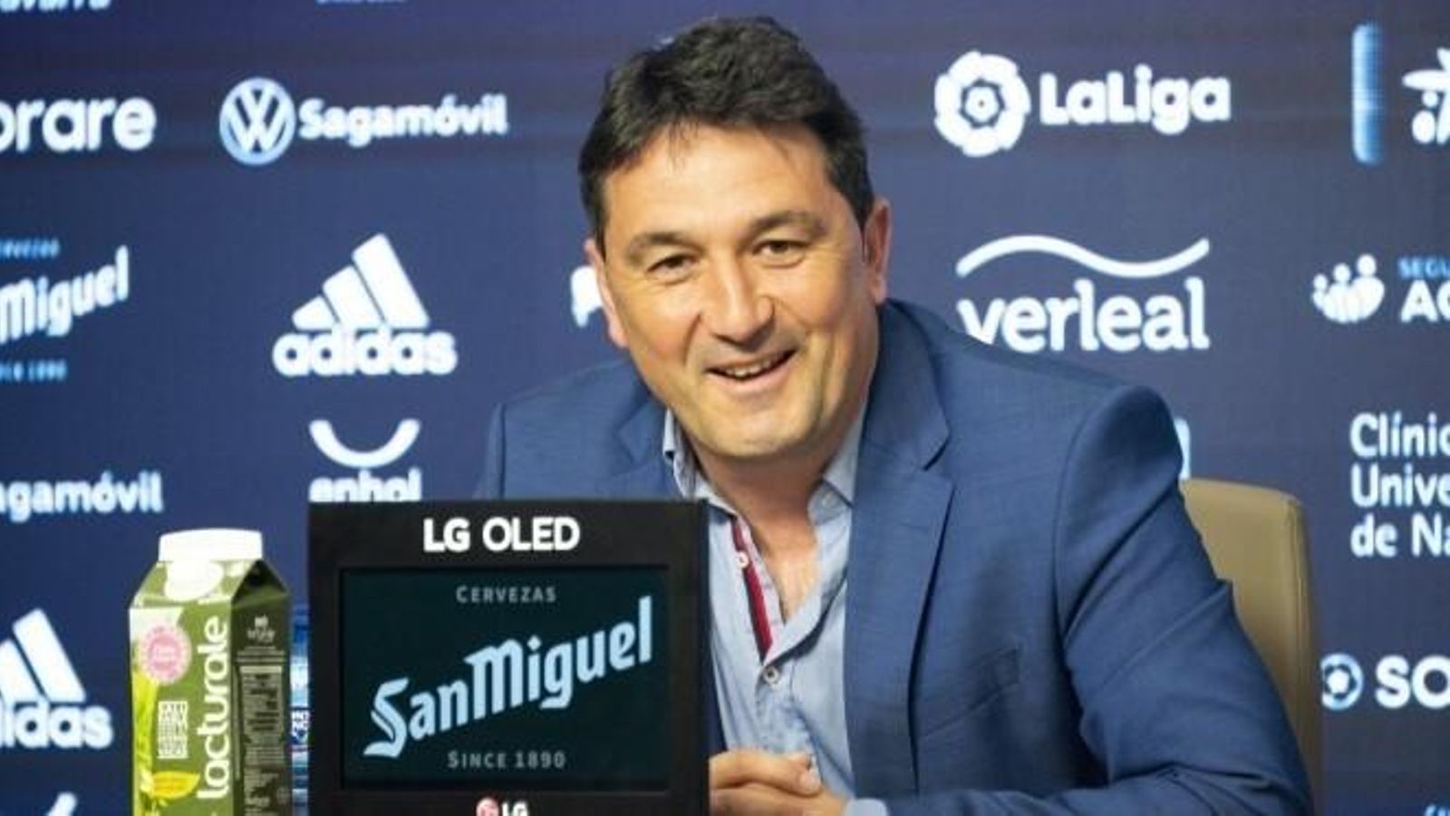 Braulio Vázquez, en una comparecencia de prensa con el Osasuna.