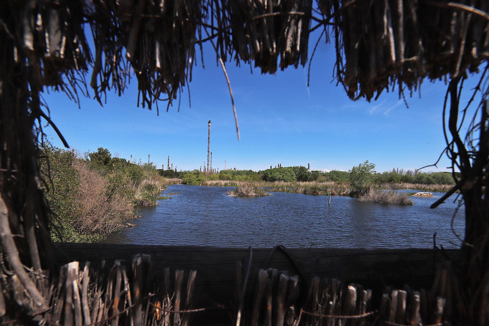 El presidente de la Junta de Andalucía Juanma Moreno visita la Laguna Primera de Palos (Huelva)