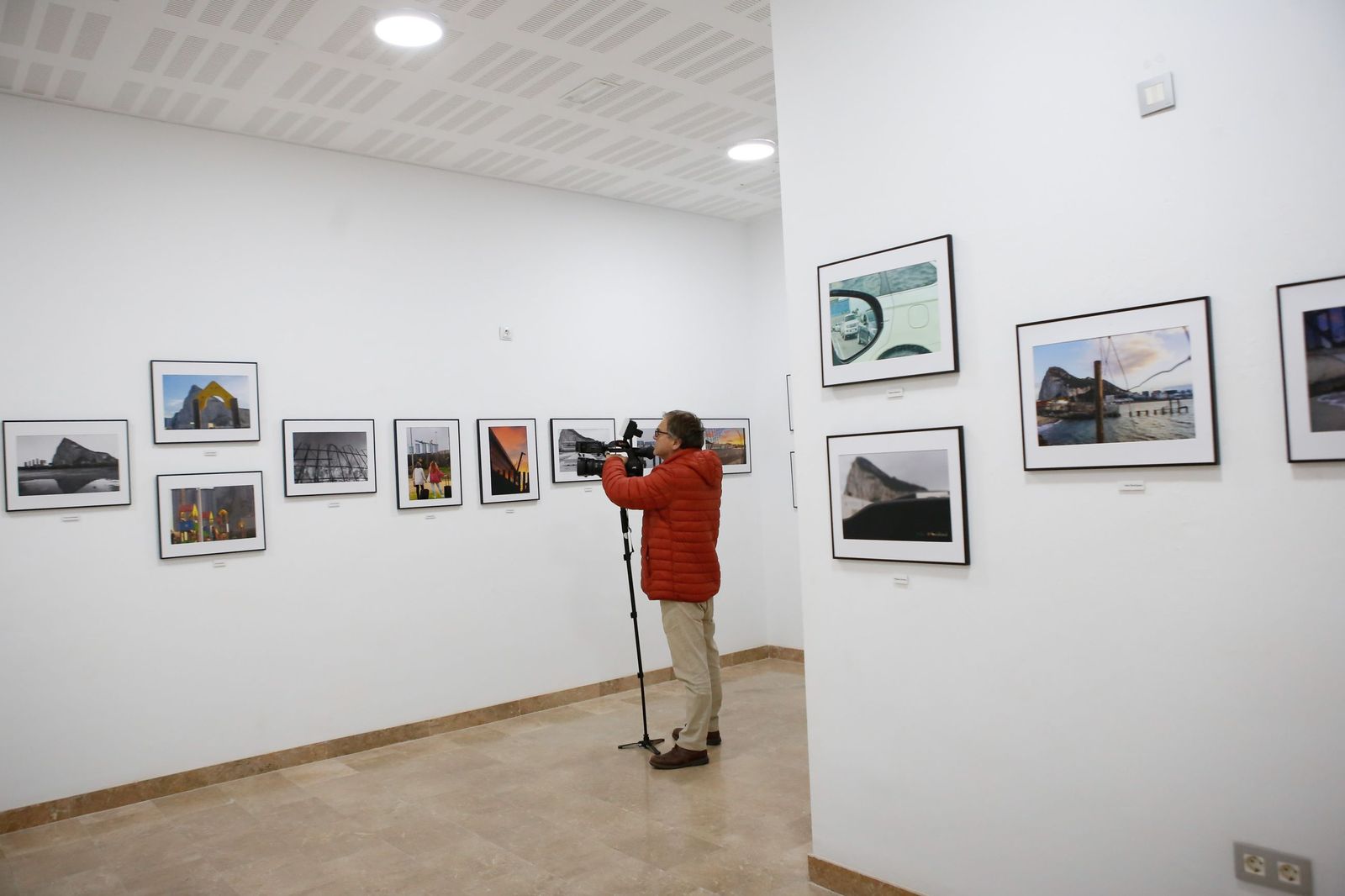Fotos de la exposición de Infocus sobre la Verja de Gibraltar