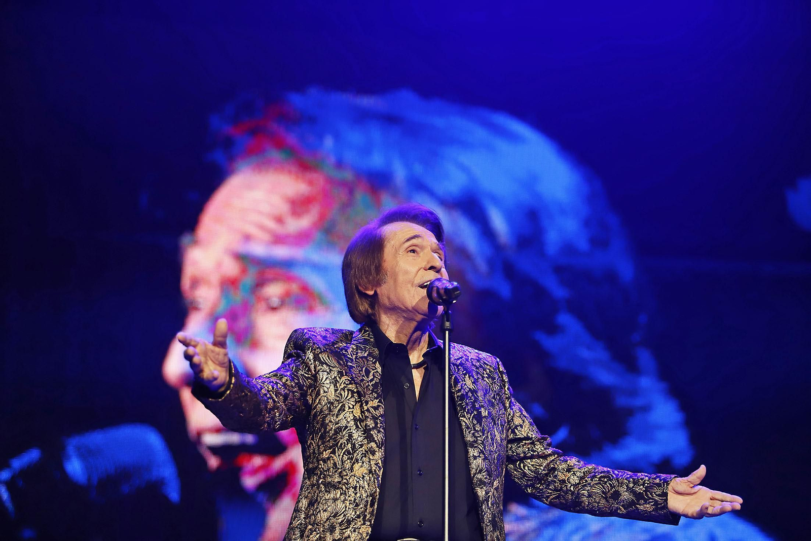 Imágenes del concierto de Rafael en el foro Iberoamericano de La Rábida