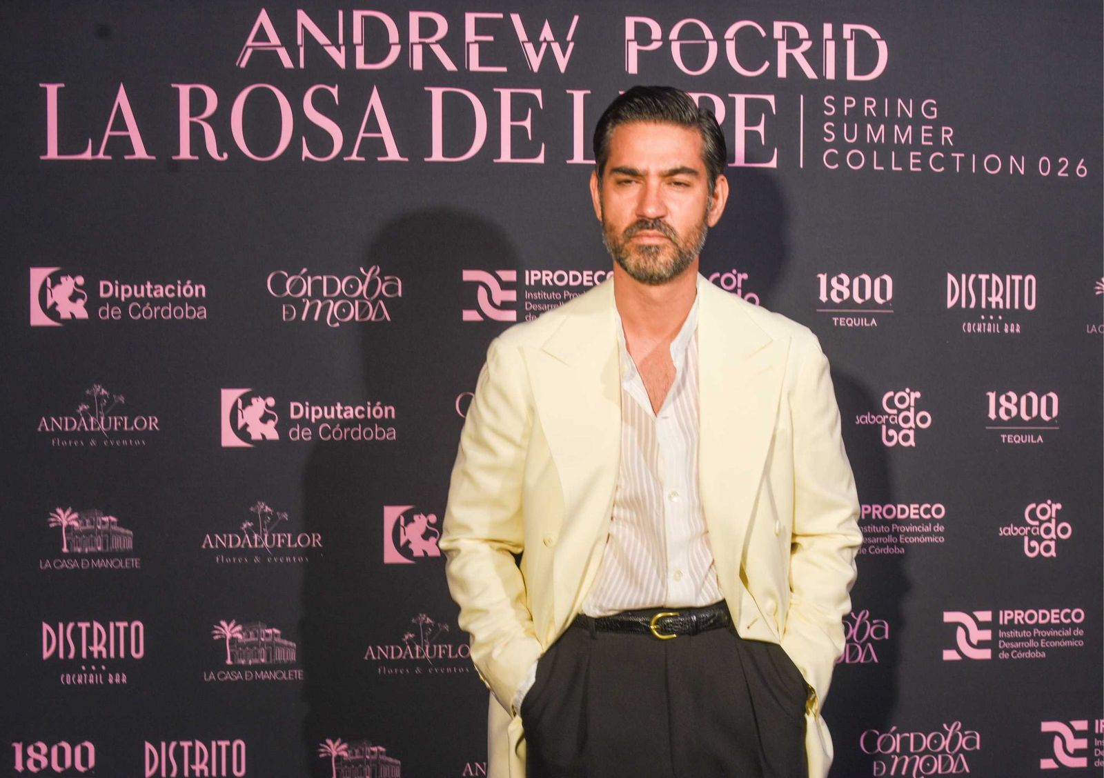 Desfile de Andrew Pocrid en La Casa de Manolete Bistró