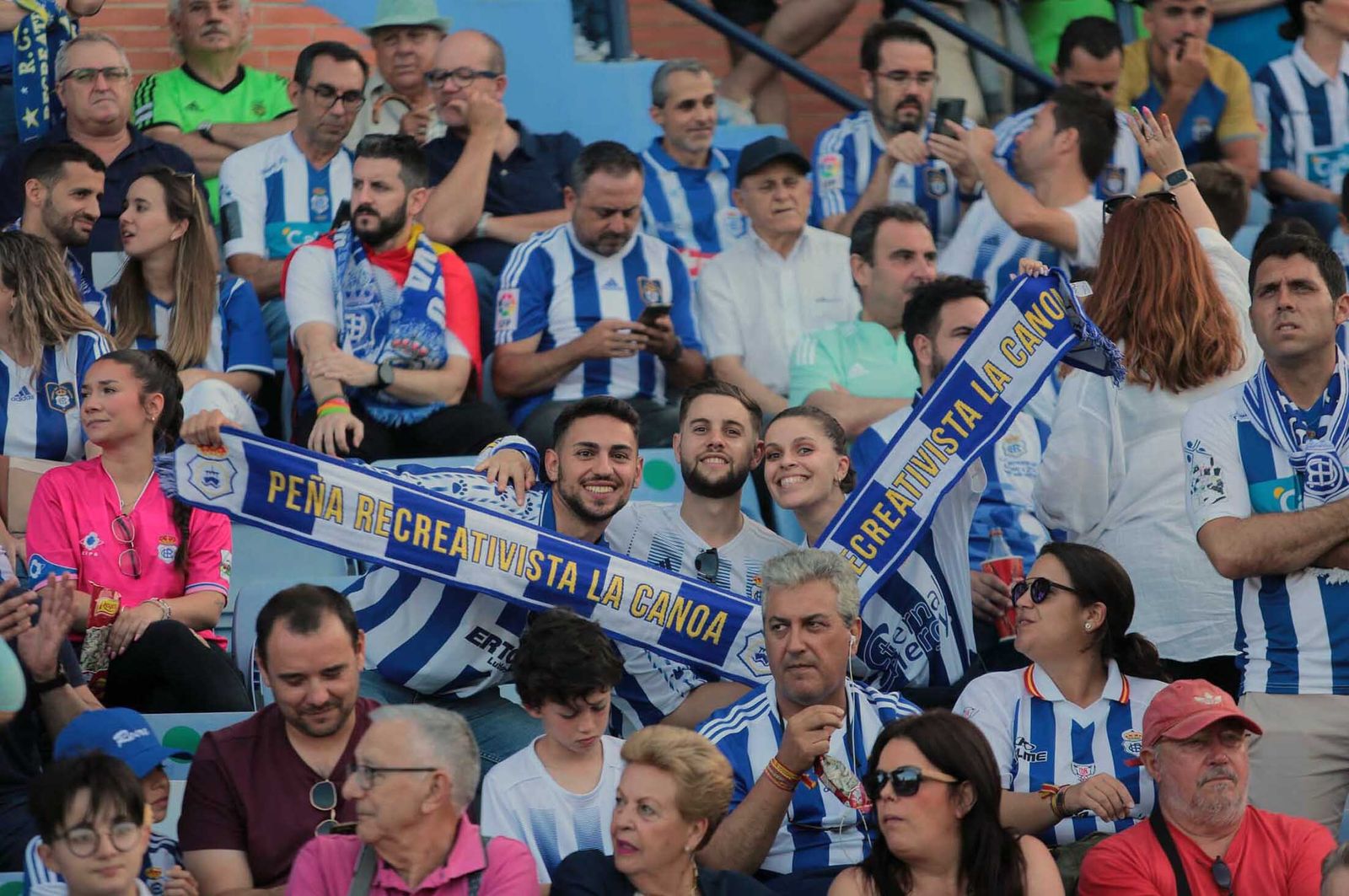 Imágenes del ascenso del Recreativo de Huelva contra el Cacereño