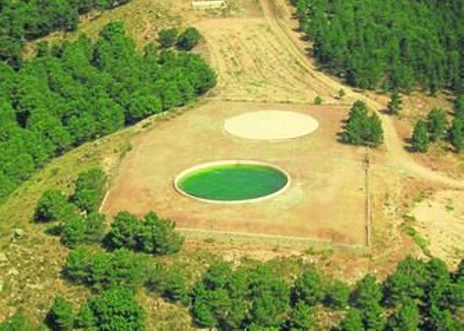 La red de balsas del Infoca puede surtir de agua a 10.000 helicópteros en carrusel