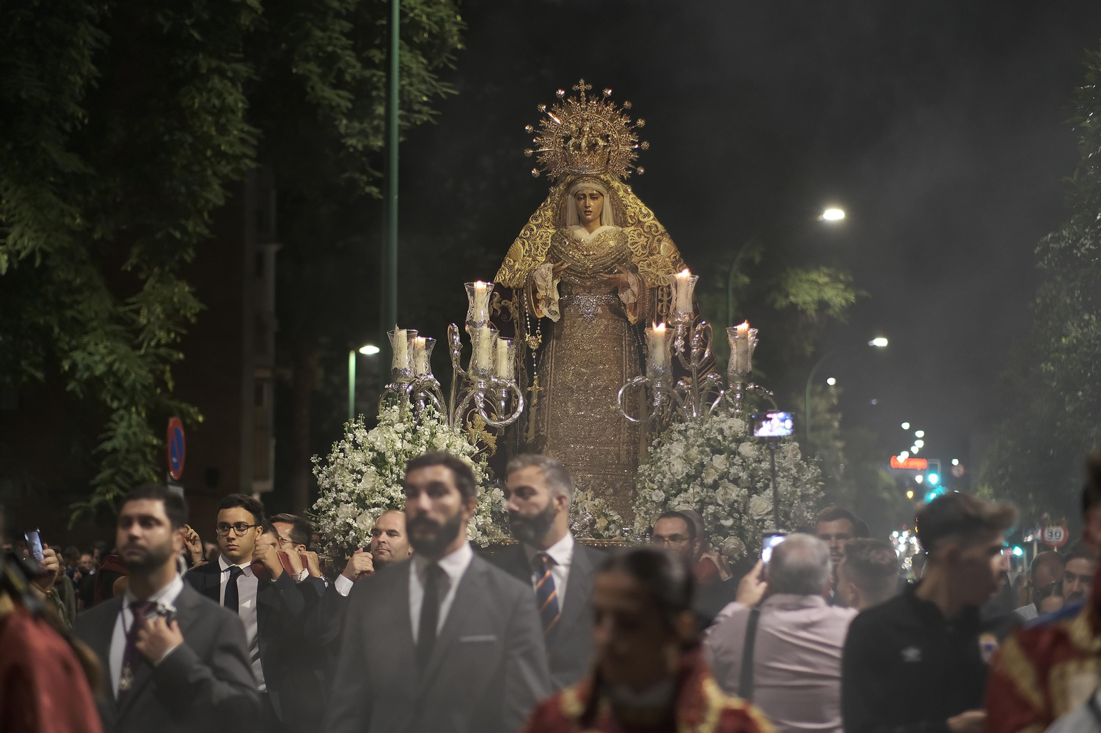 Las imágenes del rosario vespertino de la Virgen del Rosario de San Pablo