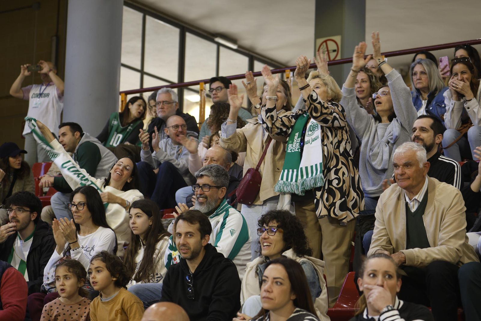 Las mejores fotos del ambiente en Vista Alegre para el Coto Córdoba - Albacete