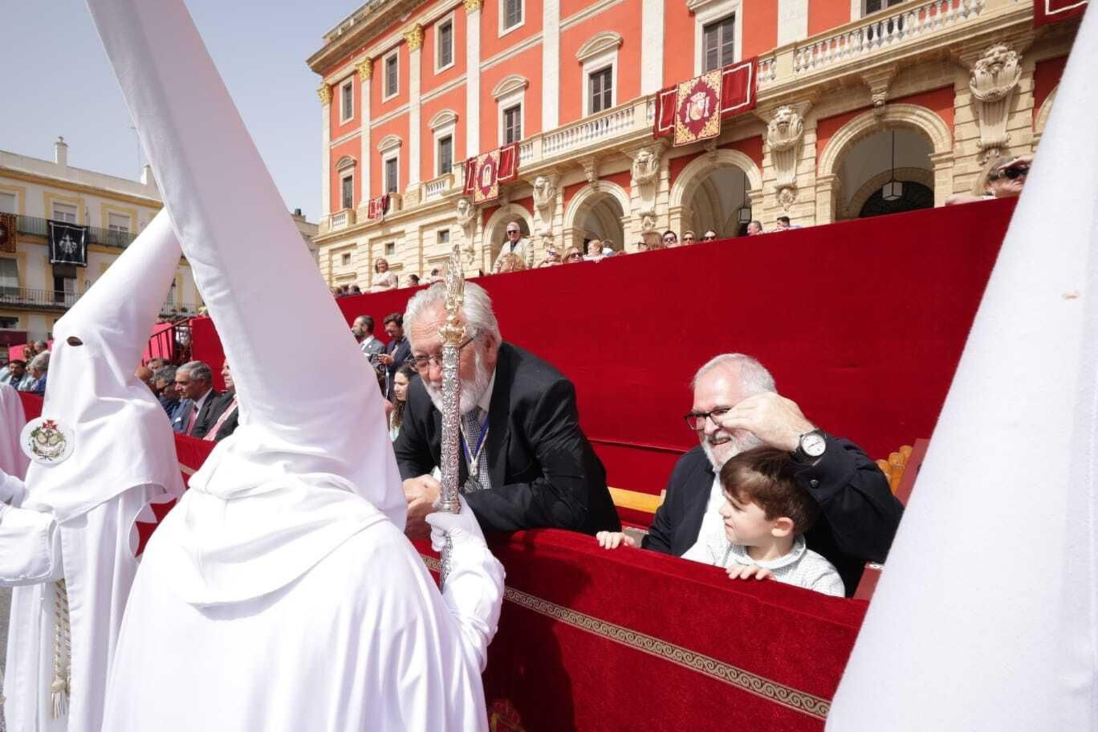 Imágenes de la procesión del Resucitado de la Semana Santa de San Fernando 2023