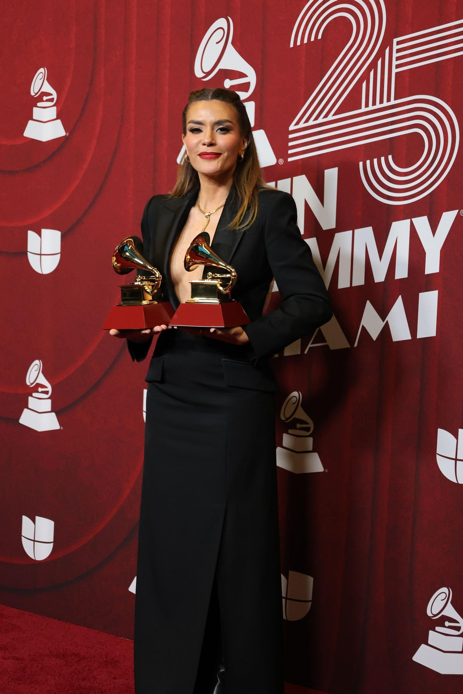 Todos los famosos, tendencias y curiosidades en la alfombra roja de la 25 edición de los Grammy Latinos