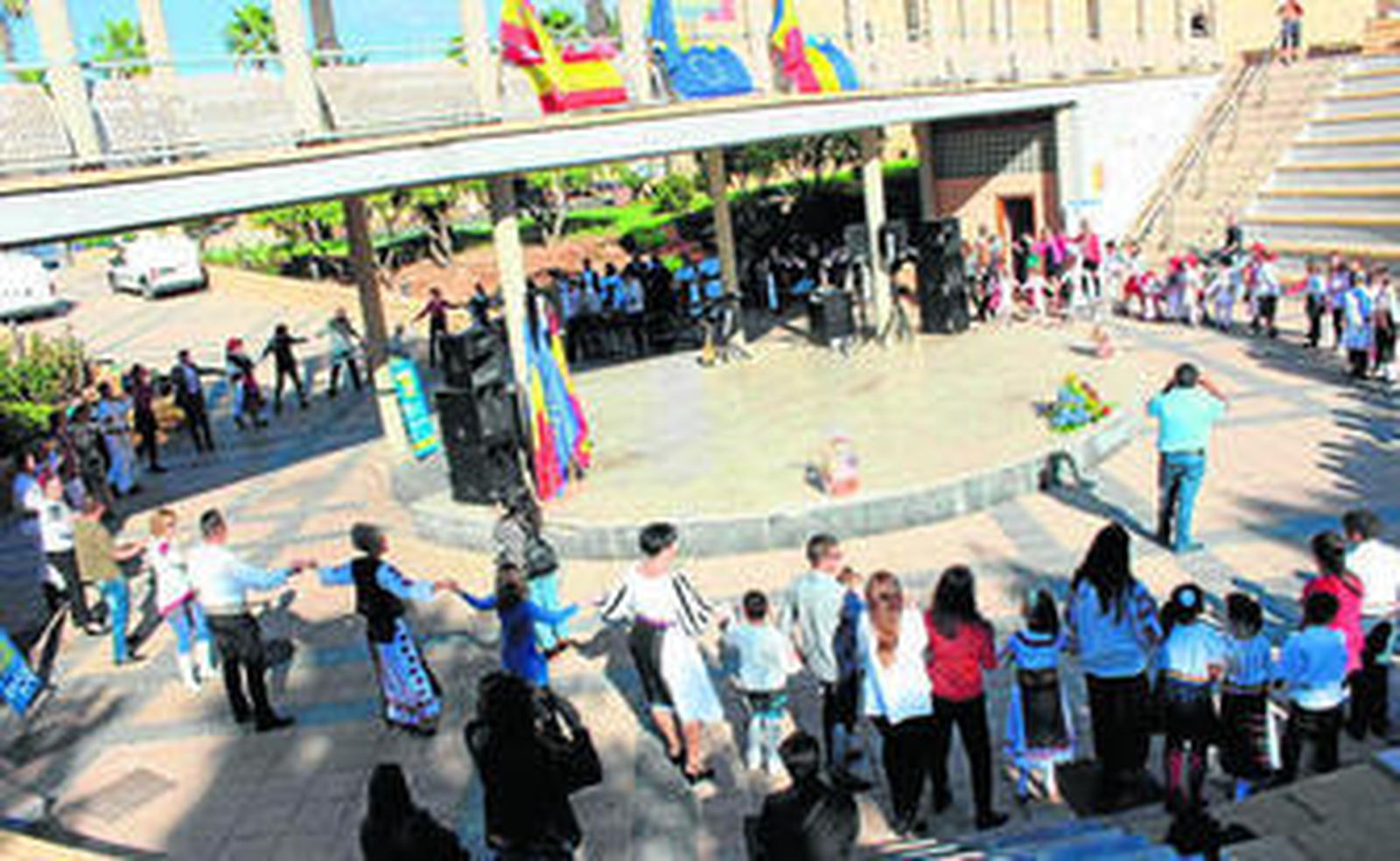 La celebración del Día de Rumanía tuvo lugar en la explanada del Faro y el Anfiteatro.