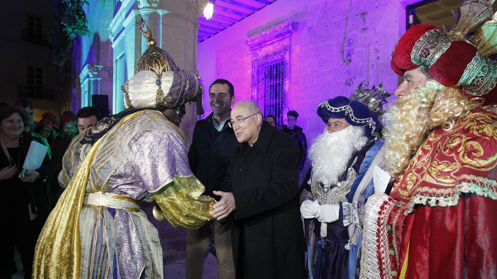 Baltasar saluda al Obispo de Almería