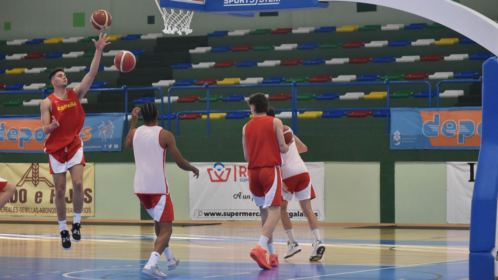 La selección española sub-20 de baloncesto ya se entrena en La Línea La selección española sub-20 de baloncesto ya se entrena en La Línea