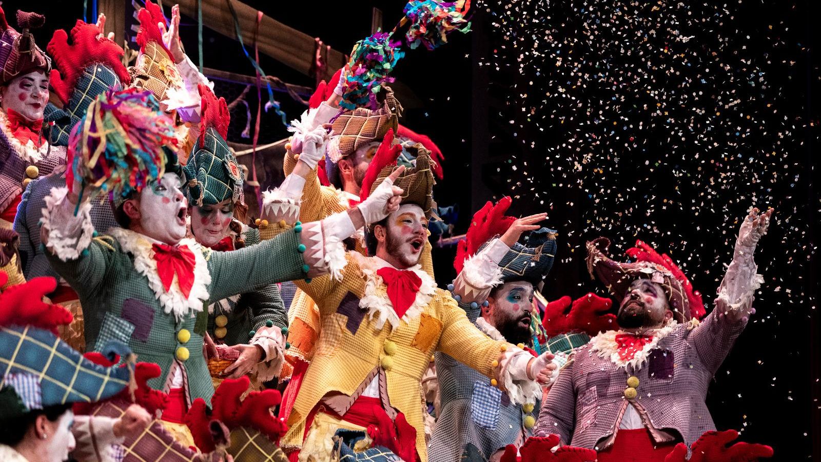 Búscate entre las mejores imágenes de la final del COAC 2025 del Carnaval de Cádiz