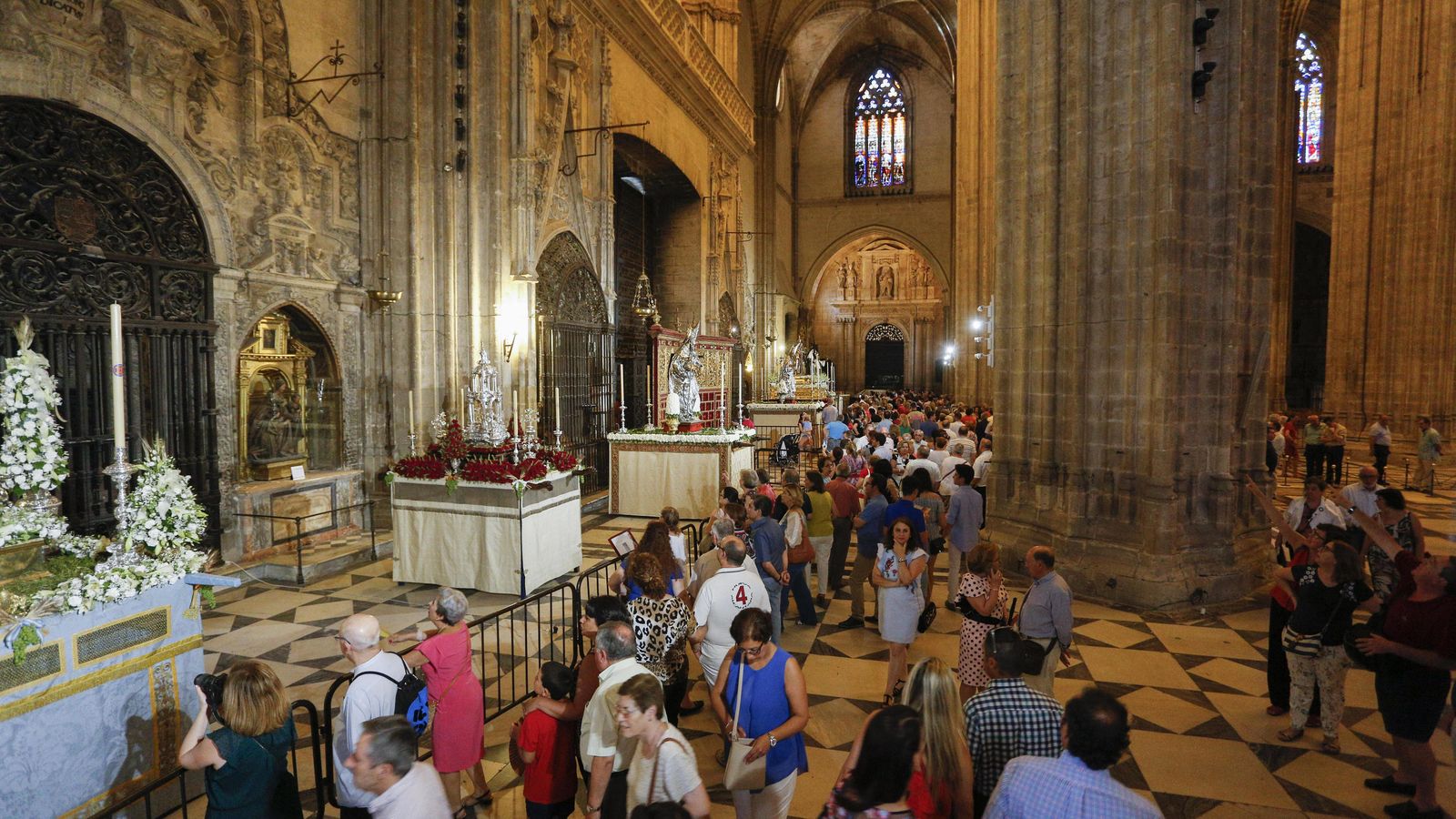 Los pasos del Corpus en el trascoro.