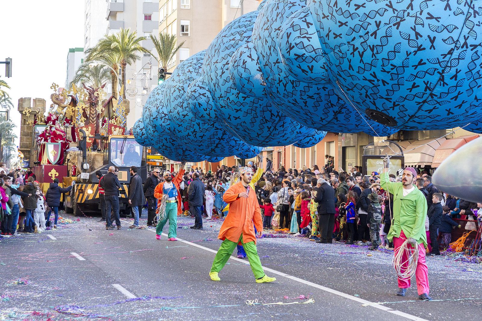 Una peculiar y gigante molécula de ADN llamó la atención de los espectadores.