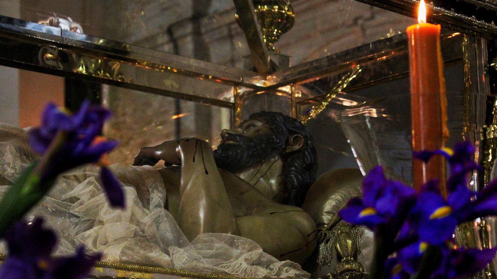 Cristo Yacente de la Paz y la Unidad en la salida del Vía Crucis