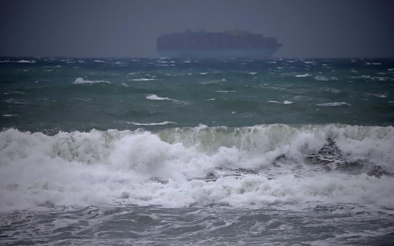 La borrasca Ingrid deja su huella en Tarifa, en imágenes