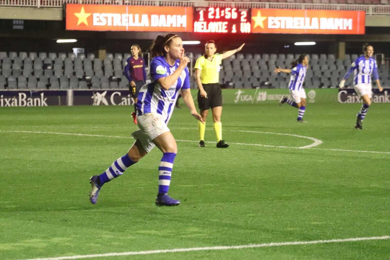 Flor Bonsegundo celebra el tercer tanto del Sporing Flor Bonsegundo celebra el tercer tanto del Sporing