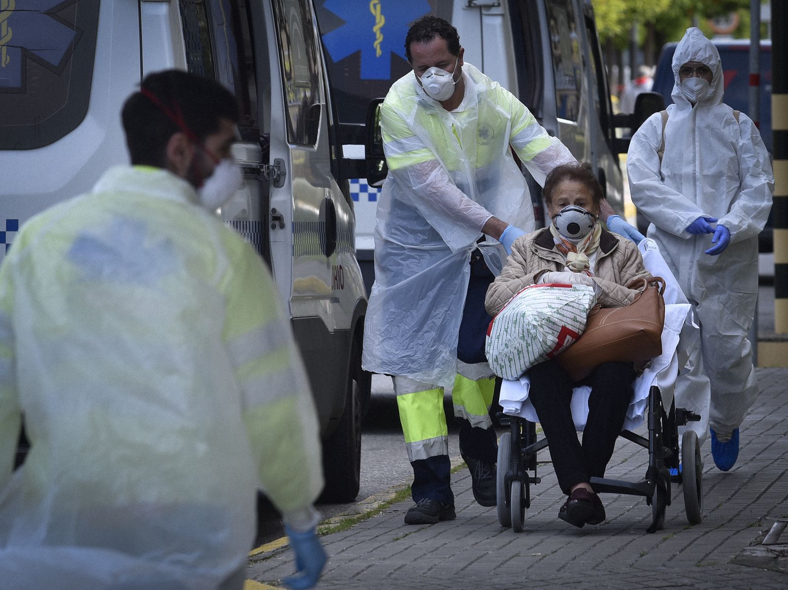 La resistencia en las calles por el estado de alarma: sanitarios de Andalucía, héroes anónimos