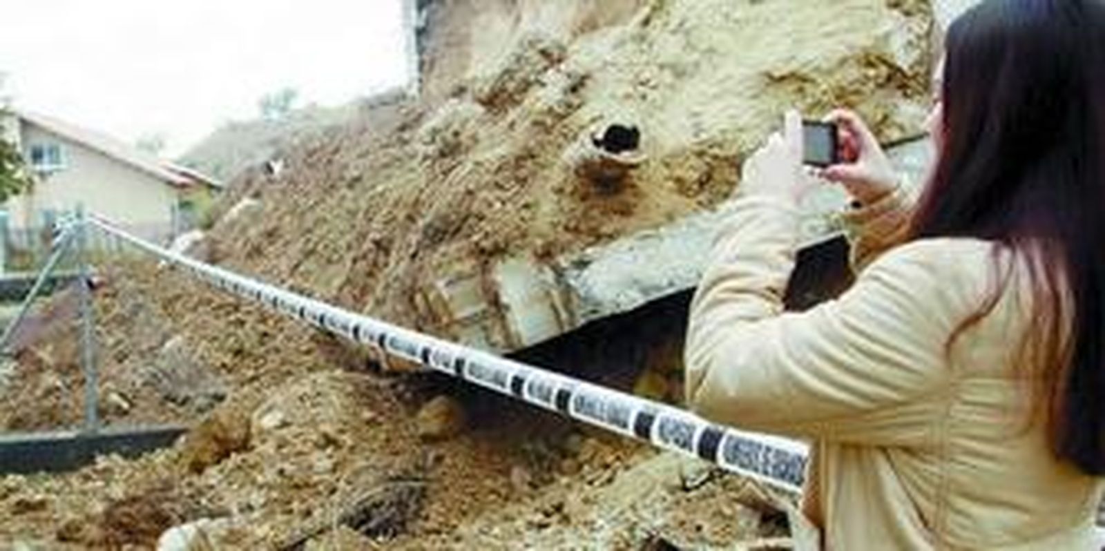 Una veintena de vecinos se han visto afectados por el derrumbe.