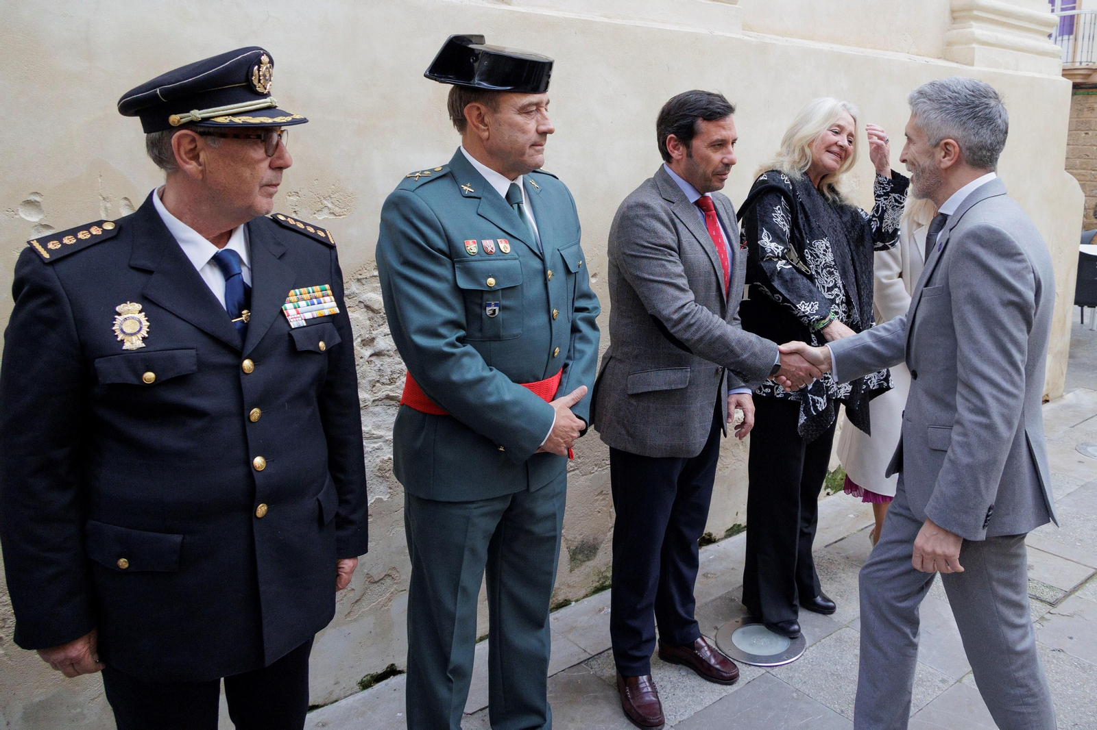 Las imágenes de la entrega de condecoraciones civiles en Cádiz.