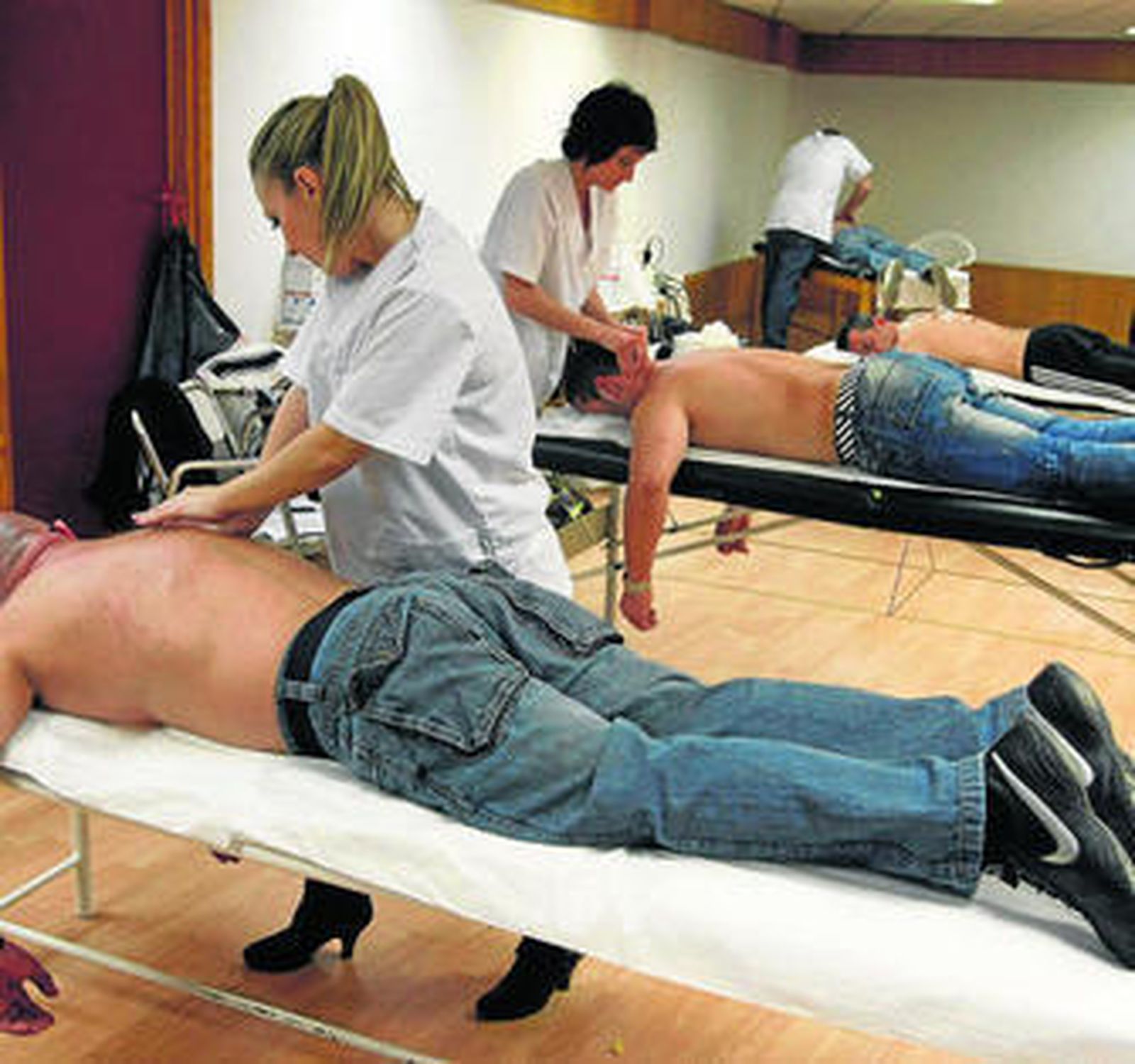 Cargadores atendidos en el centro del Palillero, en una imagen de archivo.
