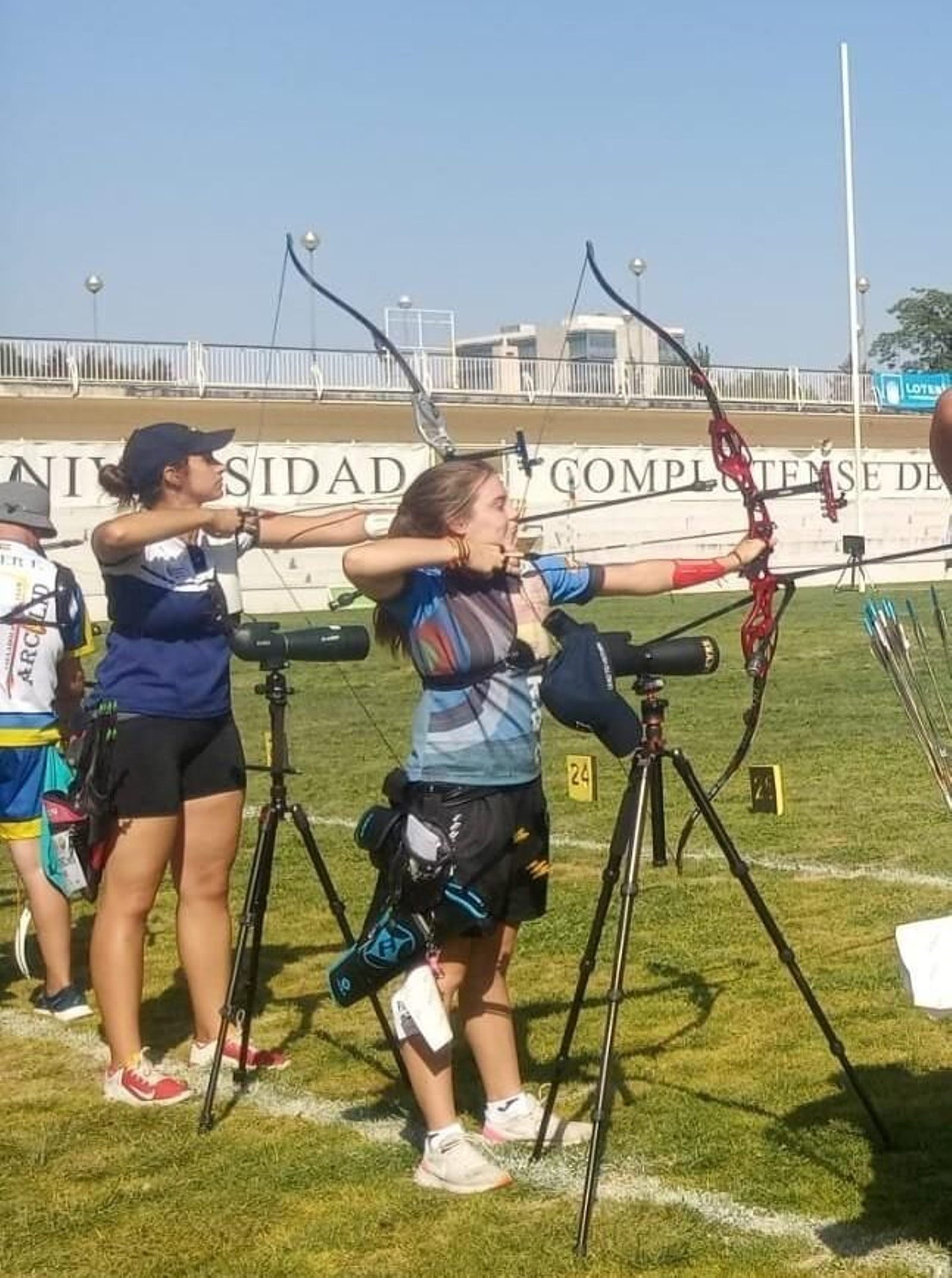 Leyre Fernández disputando la final ante su compañera de selección. Leyre Fernández disputando la final ante su compañera de selección.