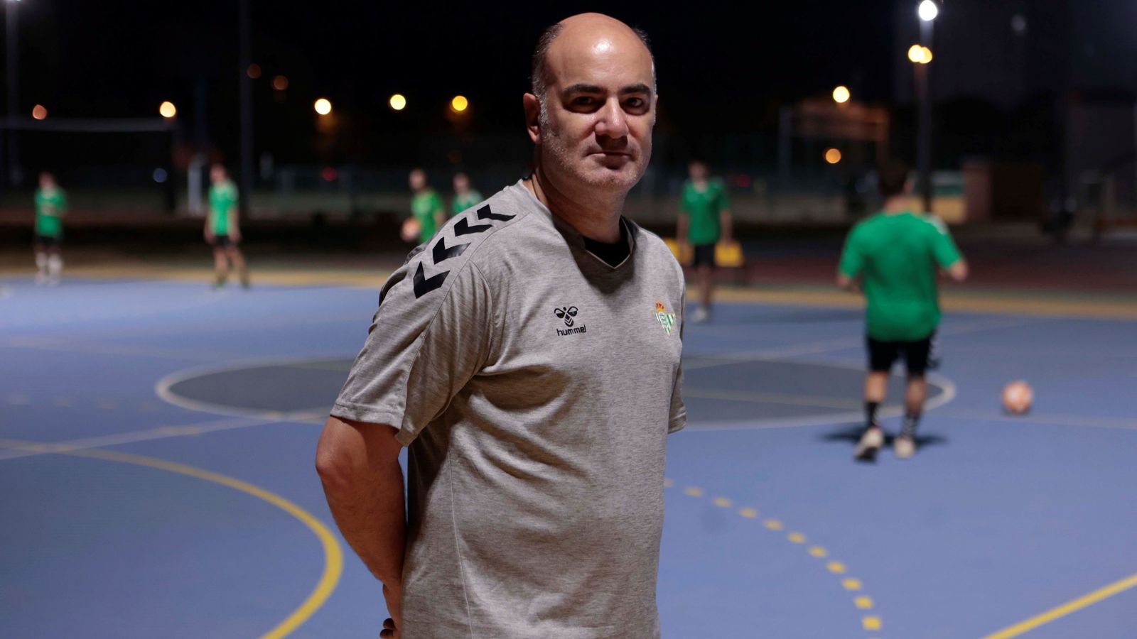 José Miguel Marín, presidente y director técnico del CD Marqués de Nervión, posa en la pista exterior de Amate.