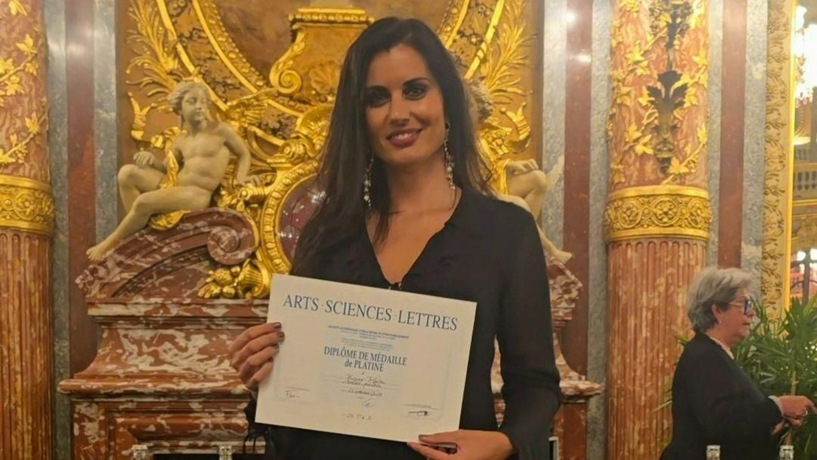 Maite Rojas, la pintora malagueña que ha ganado la Medalla de Platino de la Academia de Artes, Ciencias y Letras de París. Maite Rojas, la pintora malagueña que ha ganado la Medalla de Platino de la Academia de Artes, Ciencias y Letras de París.