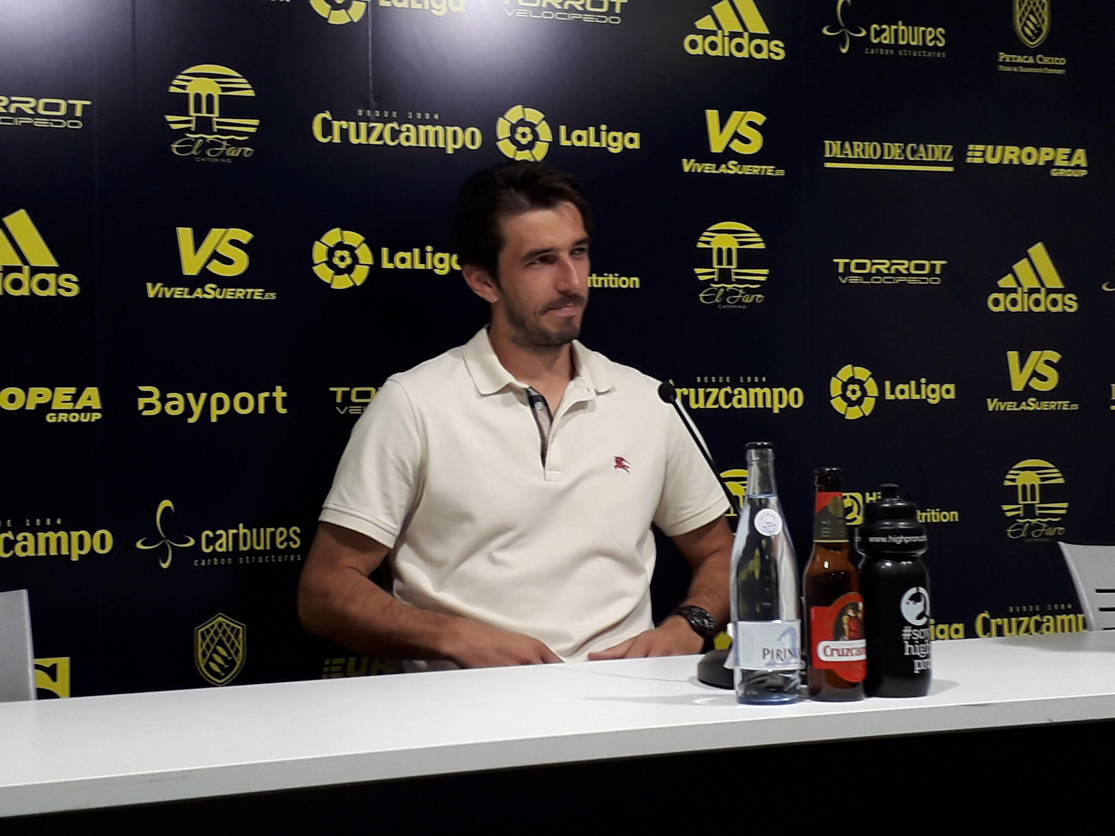 Dejan Lekic, durante la rueda de prensa de este jueves en El Rosal.