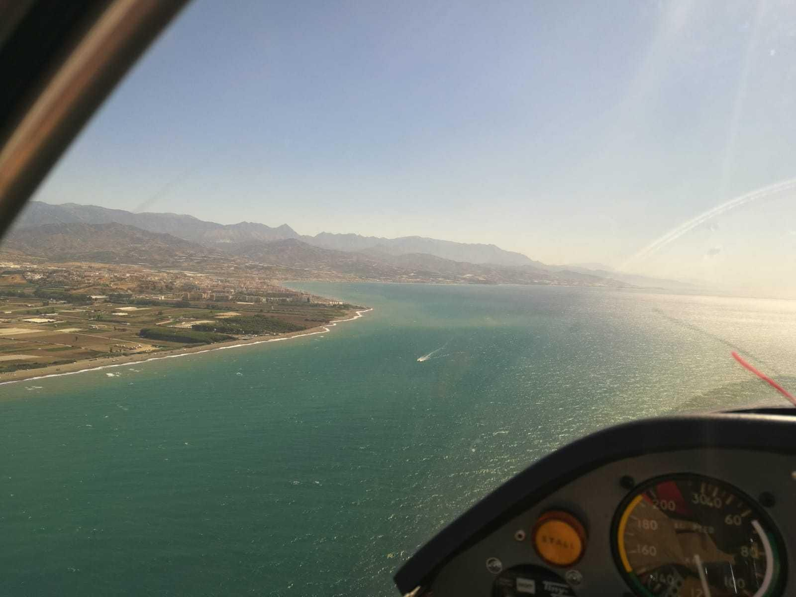 Exhibición aérea de pilotos de Jerez en Málaga