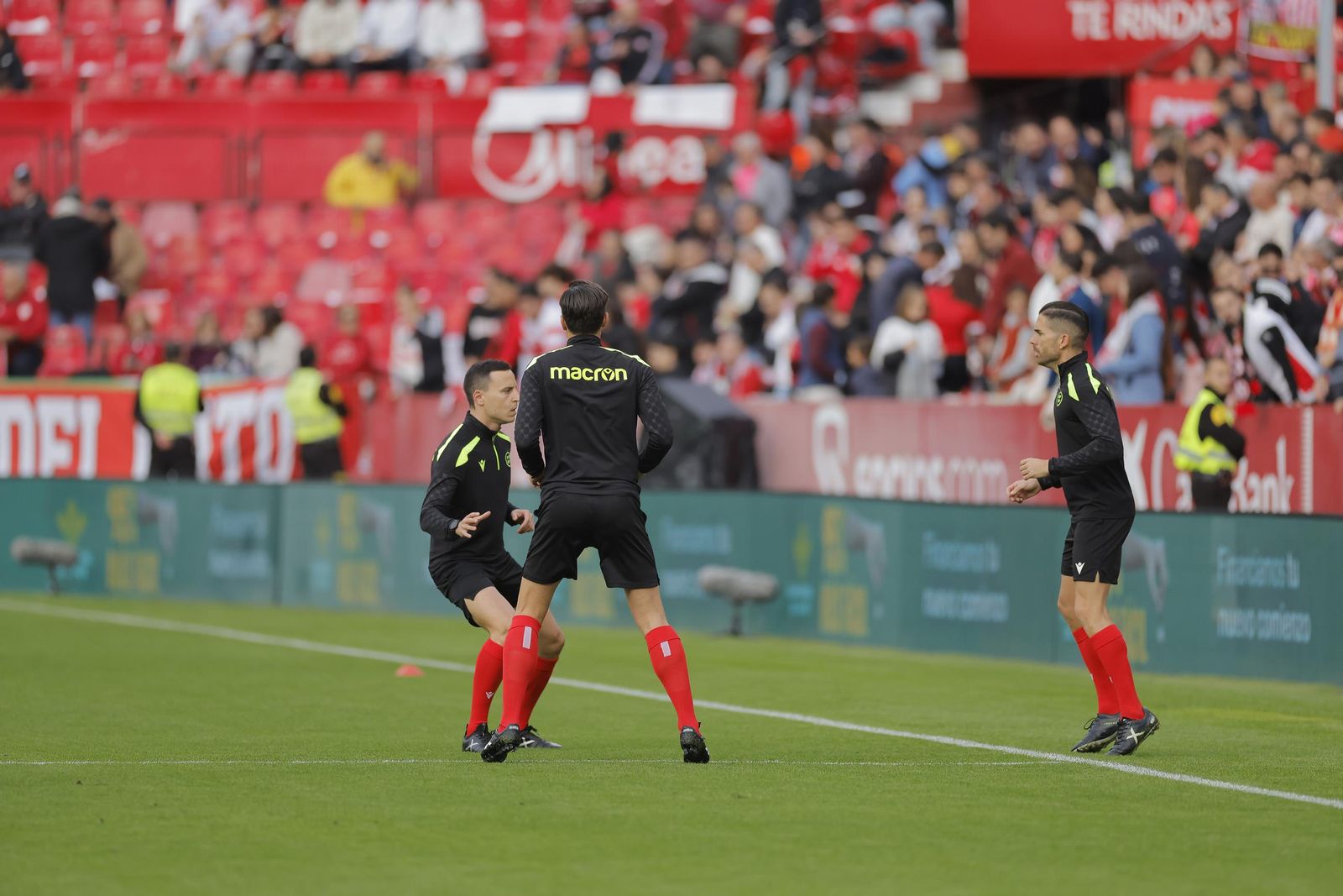 Búscate en las fotos del Sevilla -Betis