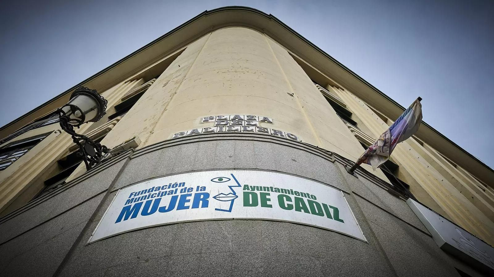 Fachada de la Fundación Municipal de la Mujer de Cádiz.