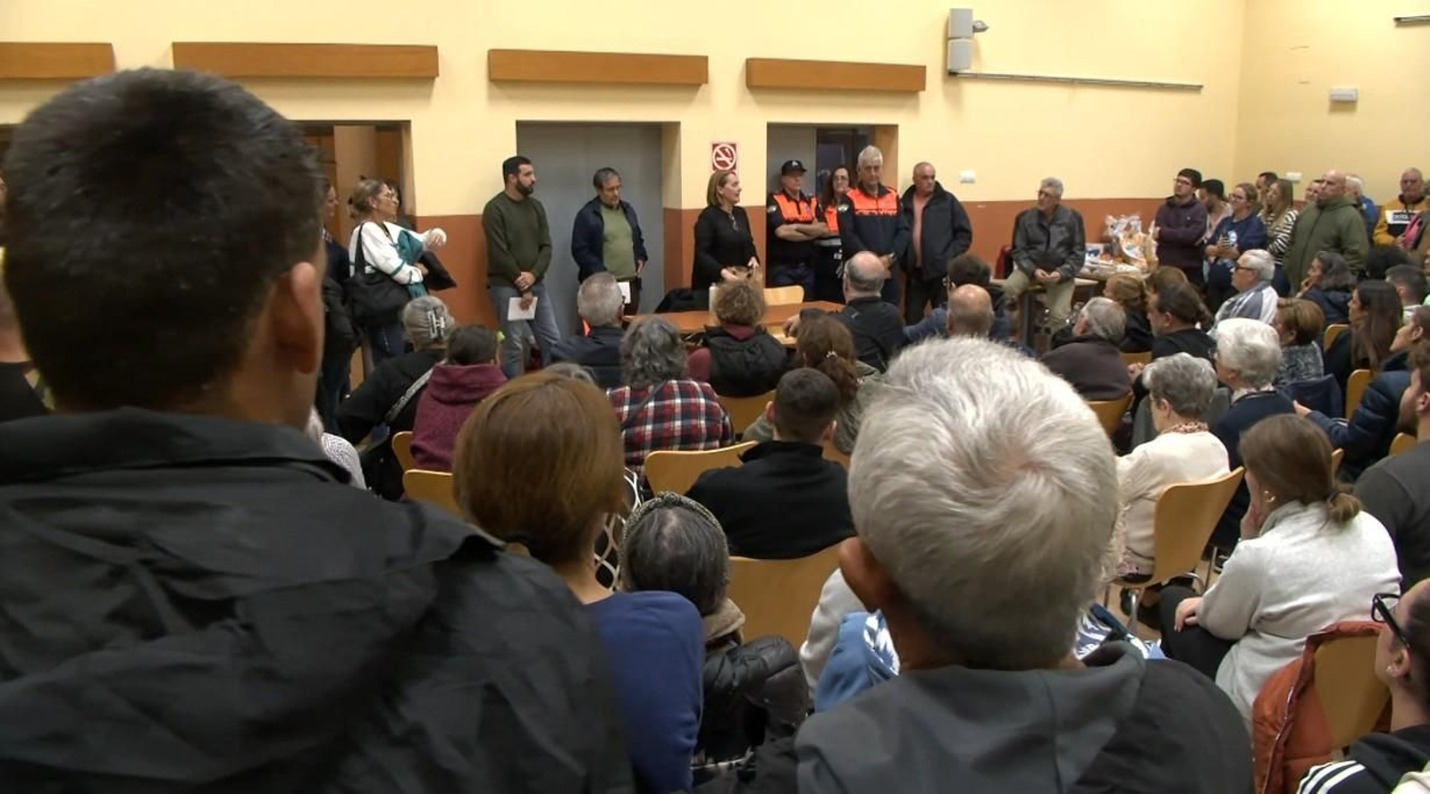 Reunion de la alcaldesa de Puerto Real con los vecinos afectados en el Río San Pedro