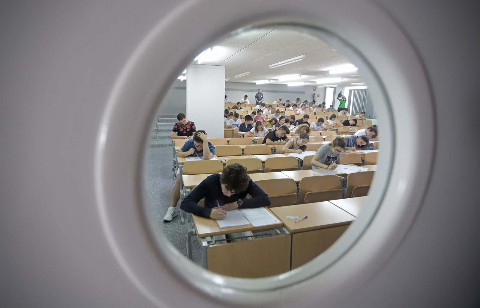 Estudiantes se examinan de la PEvAU en la Politécnica de Algeciras.