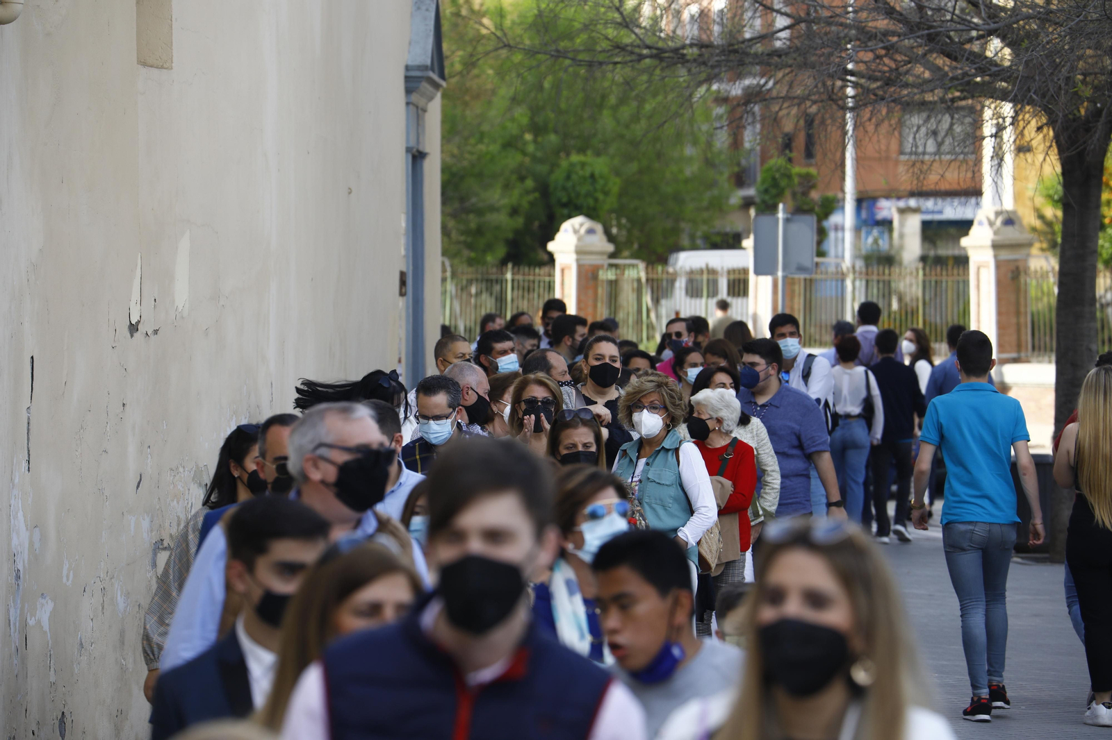 La espera para ver al Rescatado en Córdoba, en fotografías