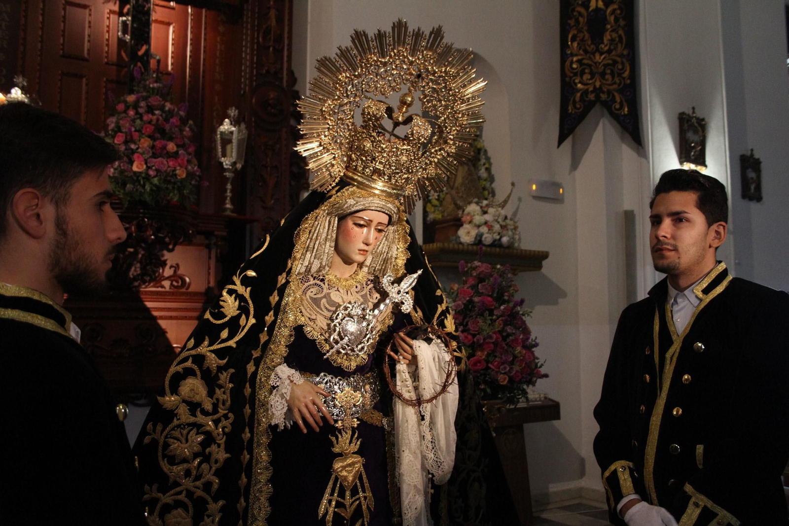 Imágenes del besamanos de La Virgen de la Soledad en la Concepción