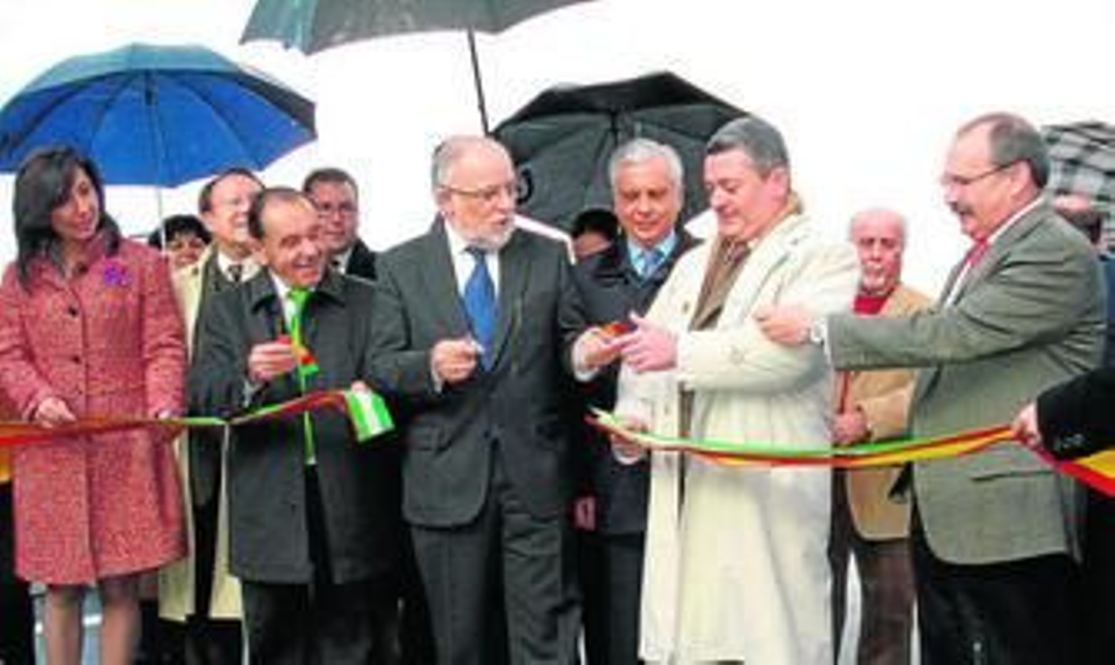 El secretario de Estado de Infraestructuras, Víctor Morlán, junto a autoridades locales y el subdelgado del Gobierno en Málaga, Hilario López Luna.