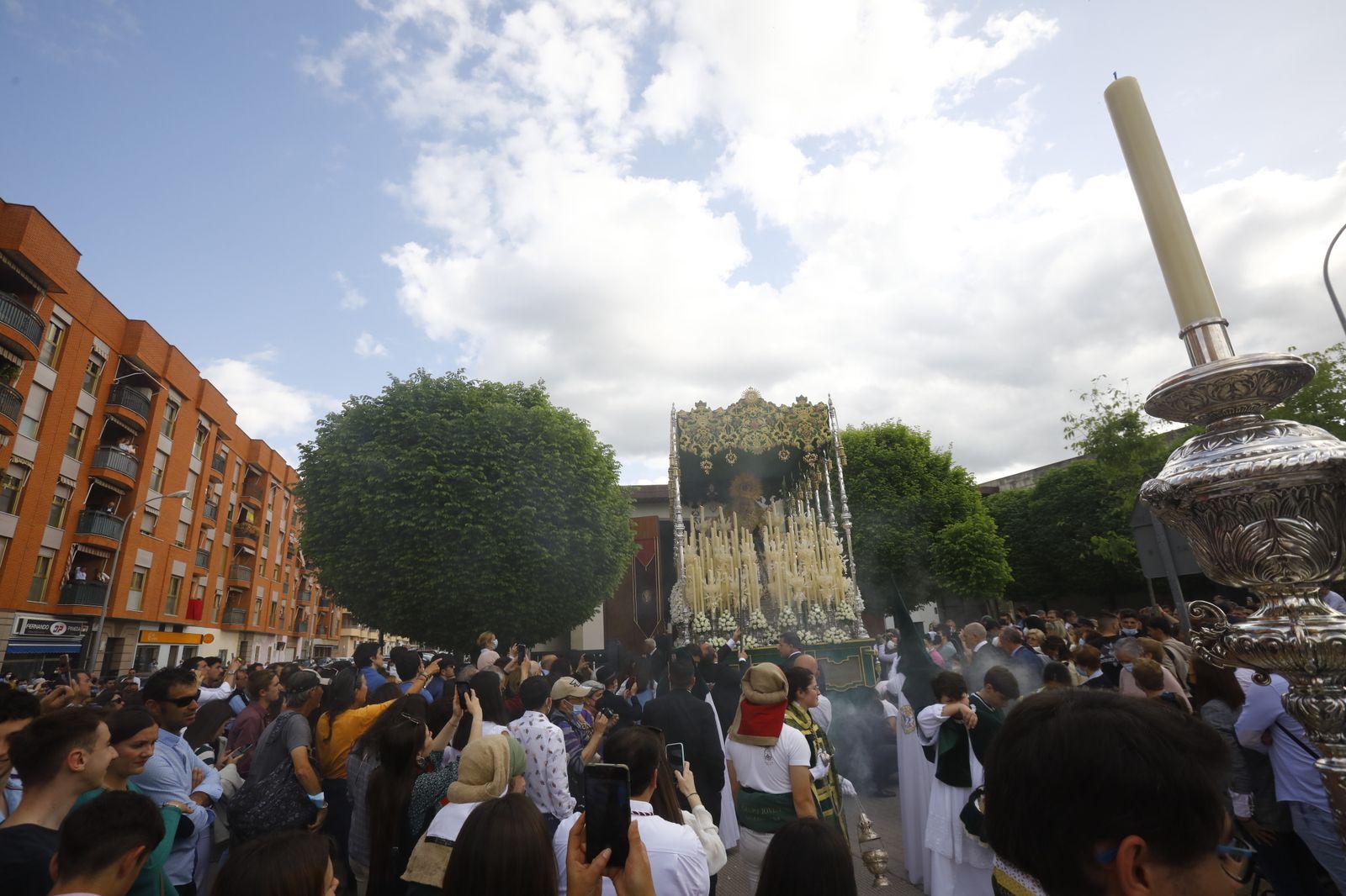 Jueves Santo en Córdoba: La procesión de la Sagrada Cena, en imágenes