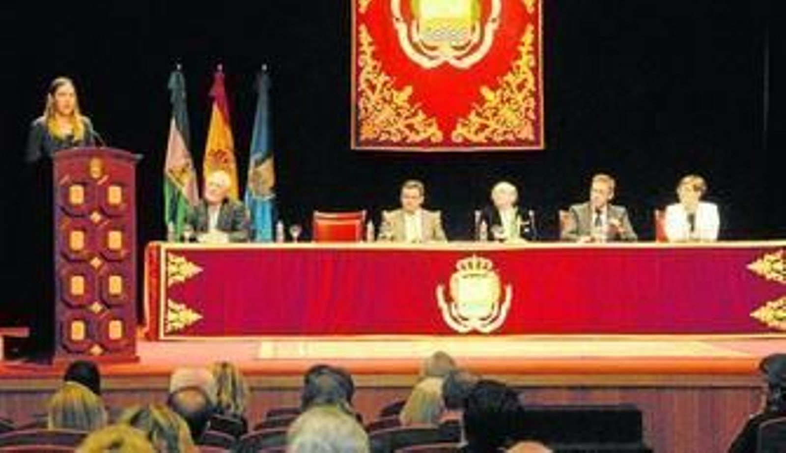 Acto de homenaje a Pepe Oneto que anoche se celebró en el Real Teatro de las Cortes de San Fernando. Acto de homenaje a Pepe Oneto que anoche se celebró en el Real Teatro de las Cortes de San Fernando.