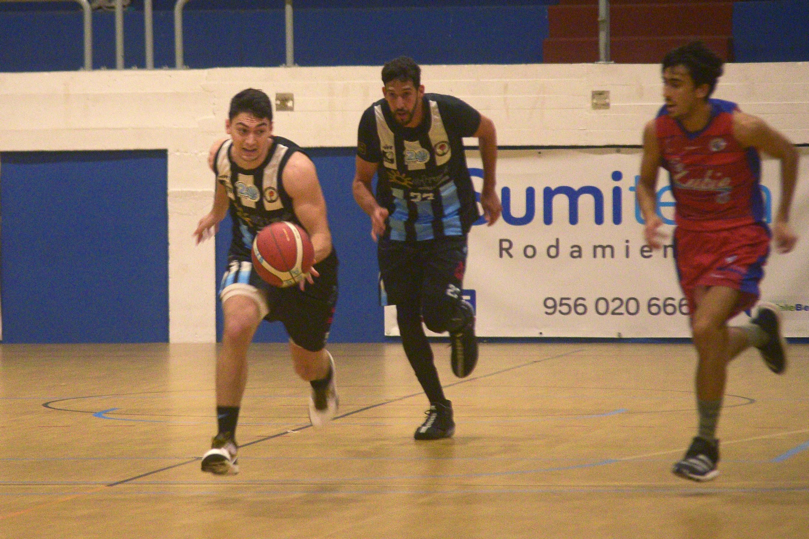 Paritdo entre  la Unión linense  de balocesto y CB La Zubia