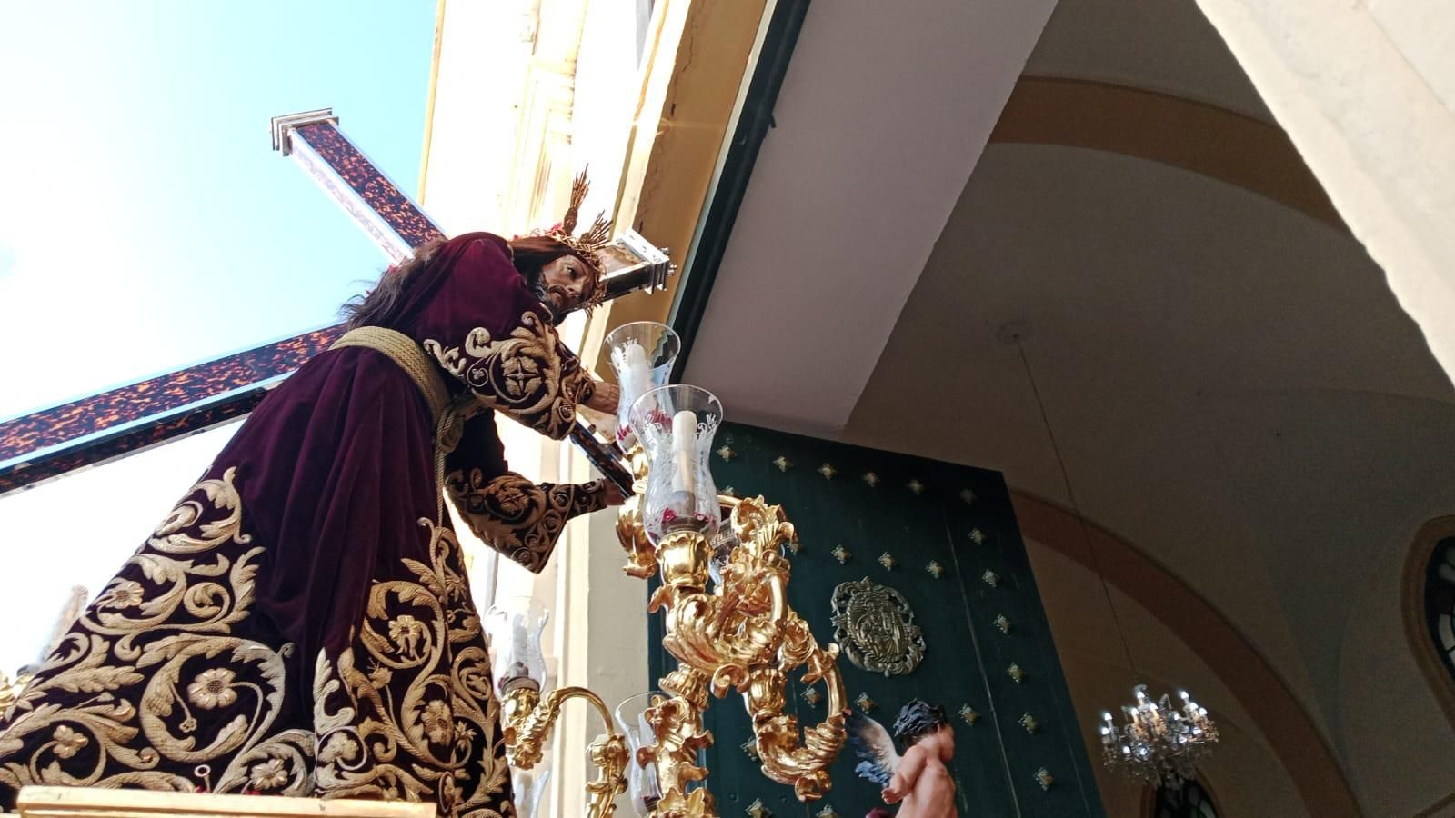 El Nazareno entra en la iglesia de la Pastora, en San Fernando